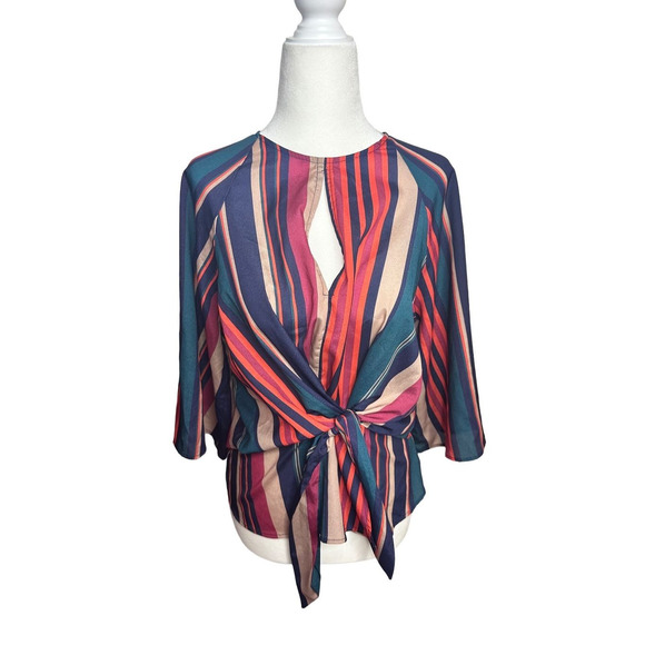 Fate by LFD Striped Peek a Boo Neck Tie Front Blouse Sz Small Women's - Picture 2 of 8